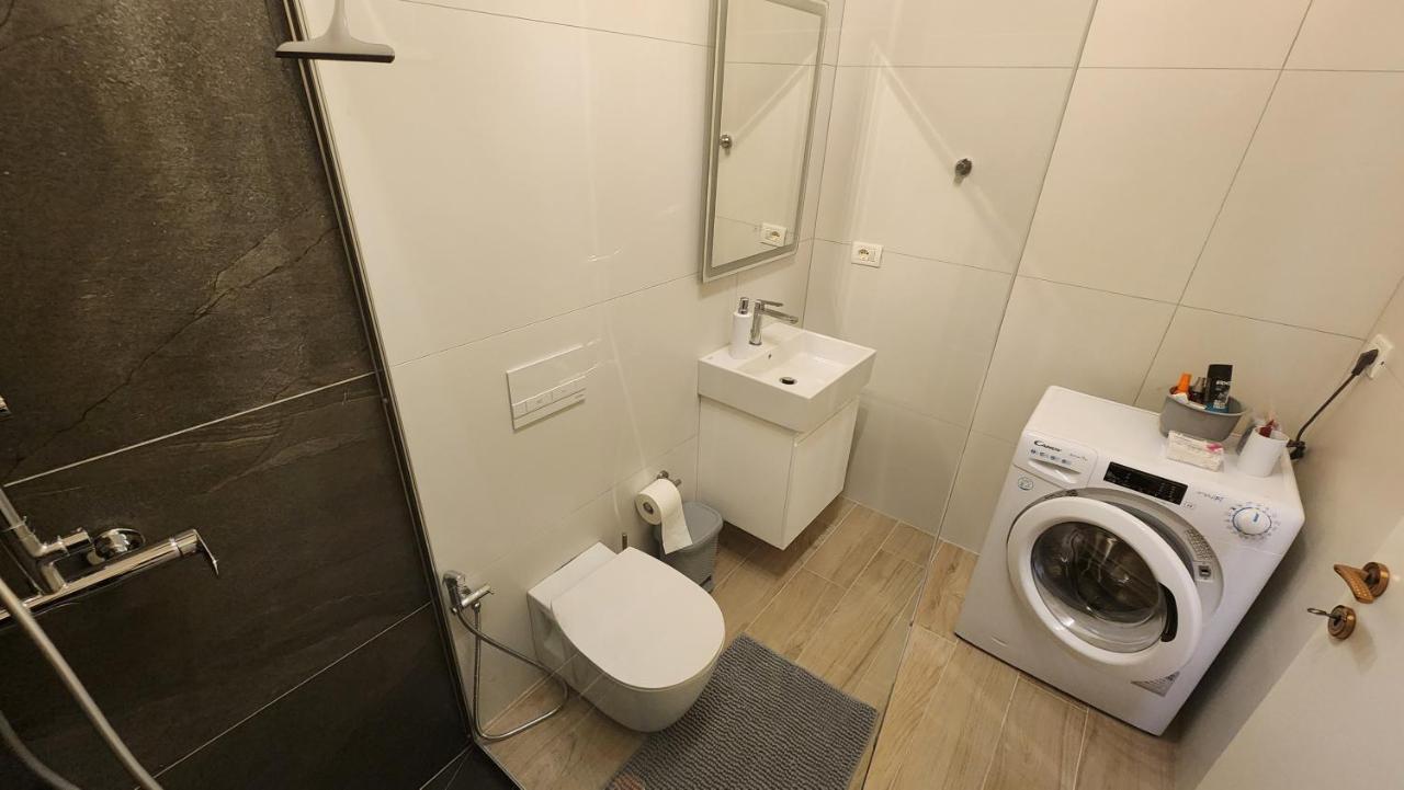 Jusal Sea View Apartment Sarandë Eksteriør bilde