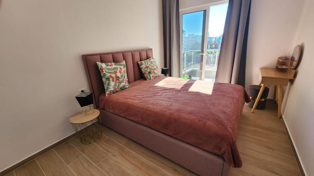Jusal Sea View Apartment Sarandë Eksteriør bilde