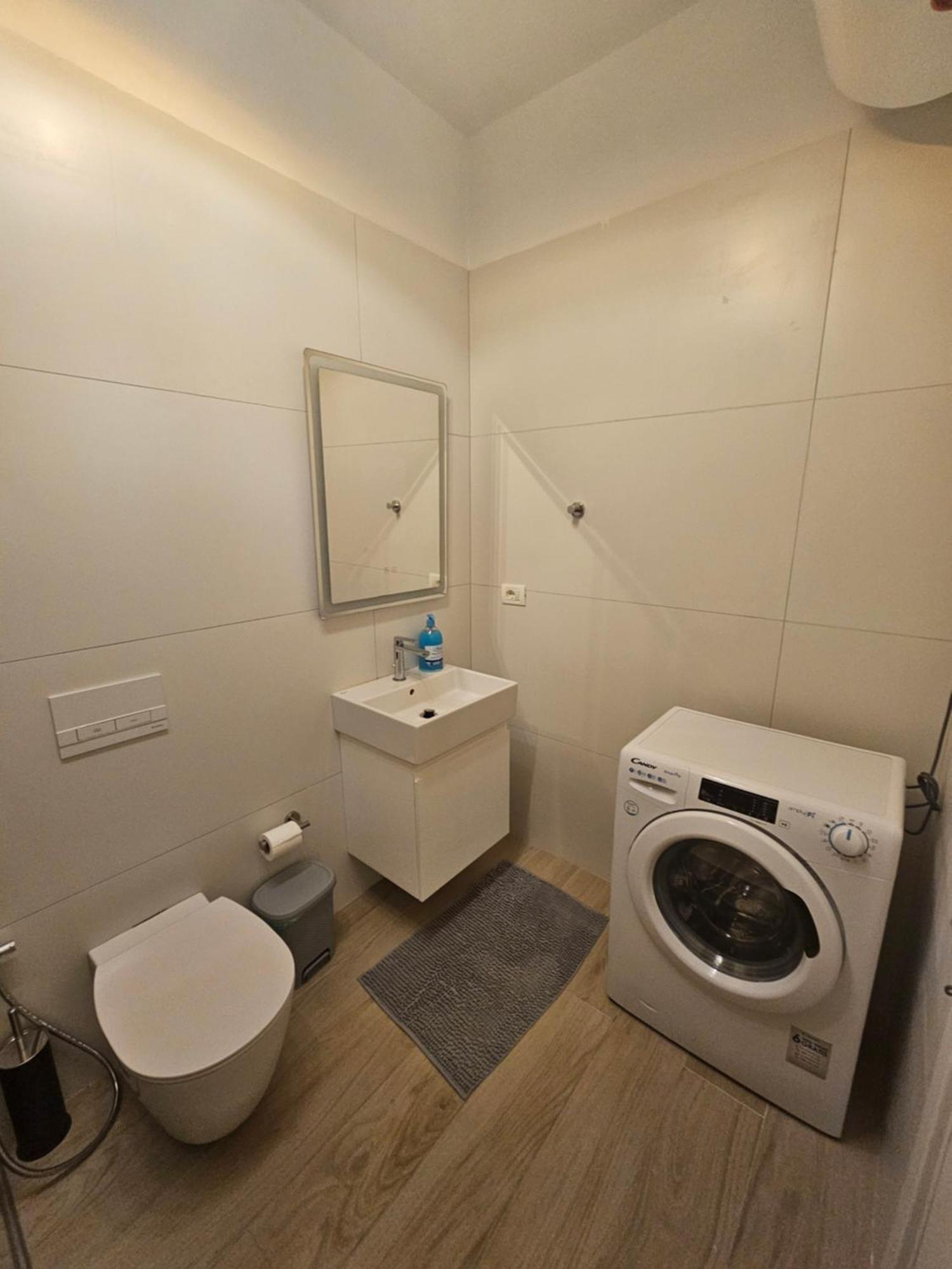 Jusal Sea View Apartment Sarandë Eksteriør bilde