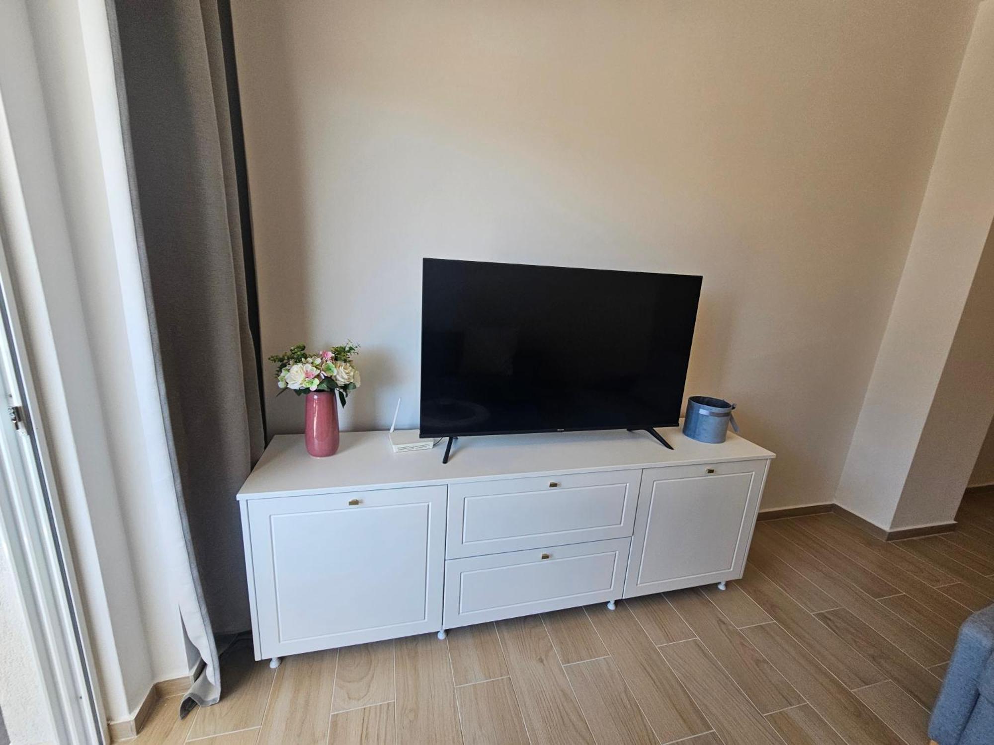 Jusal Sea View Apartment Sarandë Eksteriør bilde