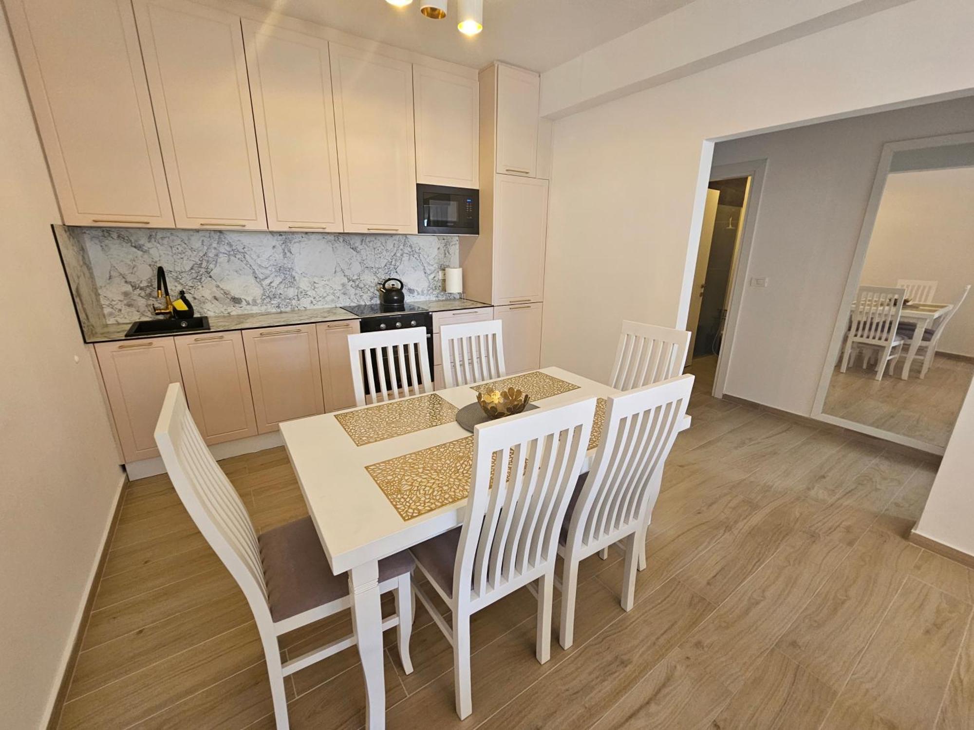 Jusal Sea View Apartment Sarandë Eksteriør bilde