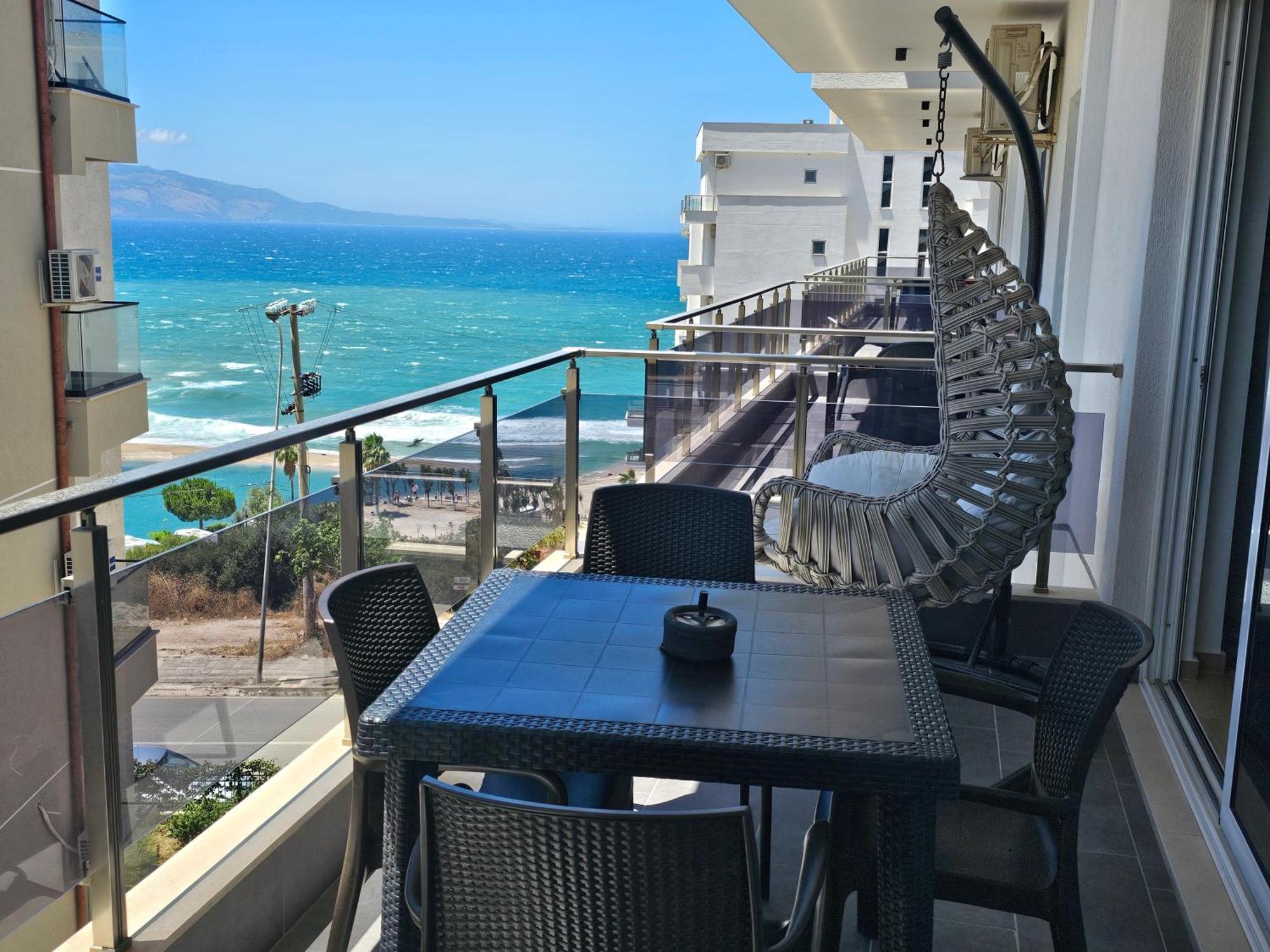 Jusal Sea View Apartment Sarandë Eksteriør bilde